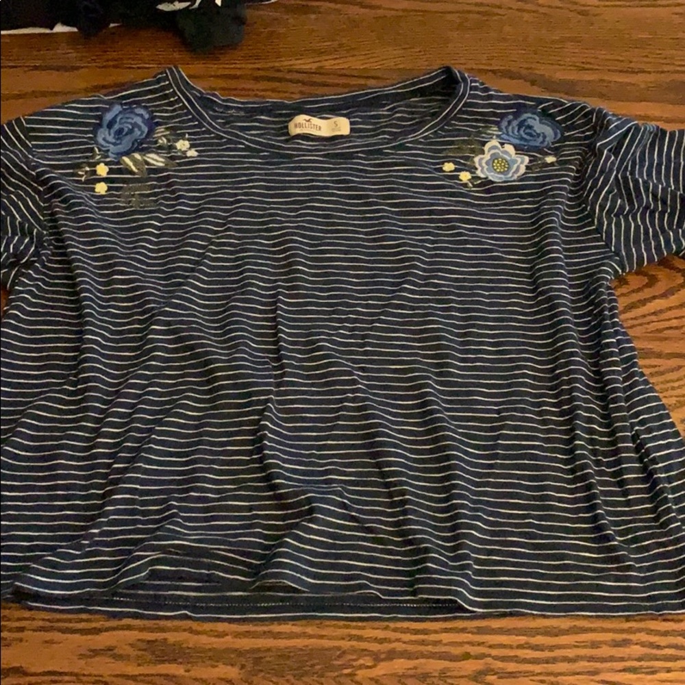 Hollister top navy blue stripe